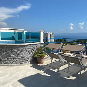 https://apartment-lux-katija.splithotels.org