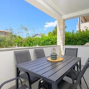 https://sanda-mateja.pula-hotels.org