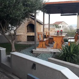 https://studio-apartman-latica.splithotels.org